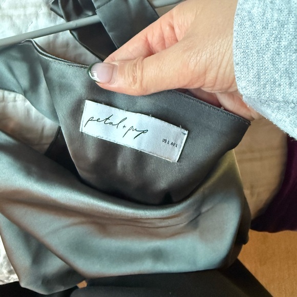 off the shoulder dress - Picture 4 of 7